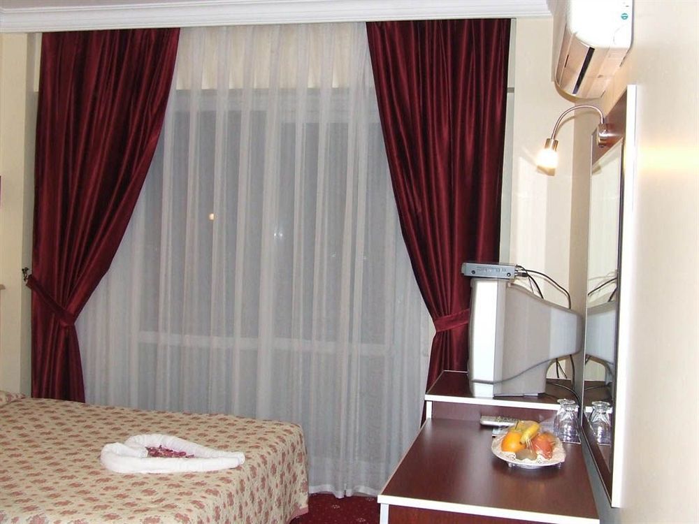 Metropolis Hotel Torbalı Exterior foto